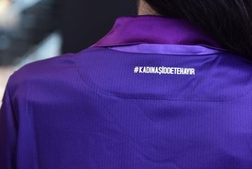 Samsunspor'dan kadına şiddetle mücadeleye "mor formalı" destek