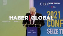 İngiltere Başbakanı Boris Johnson konuşma kağıtlarını karıştırınca rezil oldu
