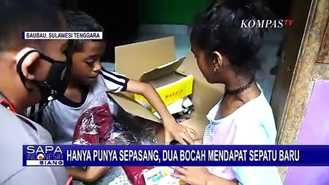 Kapolres Baubau Beri Sepatu Baru untuk Kakak Beradik yang Bergantian Sepatu untuk Sekolah