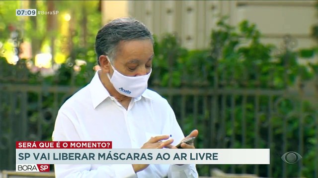 O estado de São Paulo vai liberar o uso de máscaras em ambientes abertos a partir de 11 de dezembro. Mas a decisão deixa algumas pessoas preocupadas.