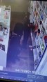 Câmeras de segurança mostram momento em que bandidos roubam loja em Umuarama