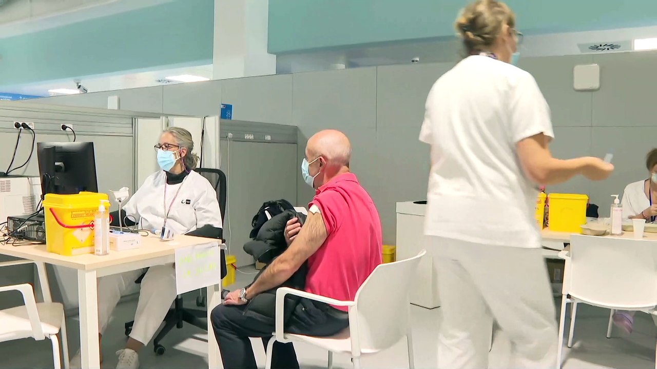 Bruselas pide que certificado Covid caduque si no incluye dosis de refuerzo