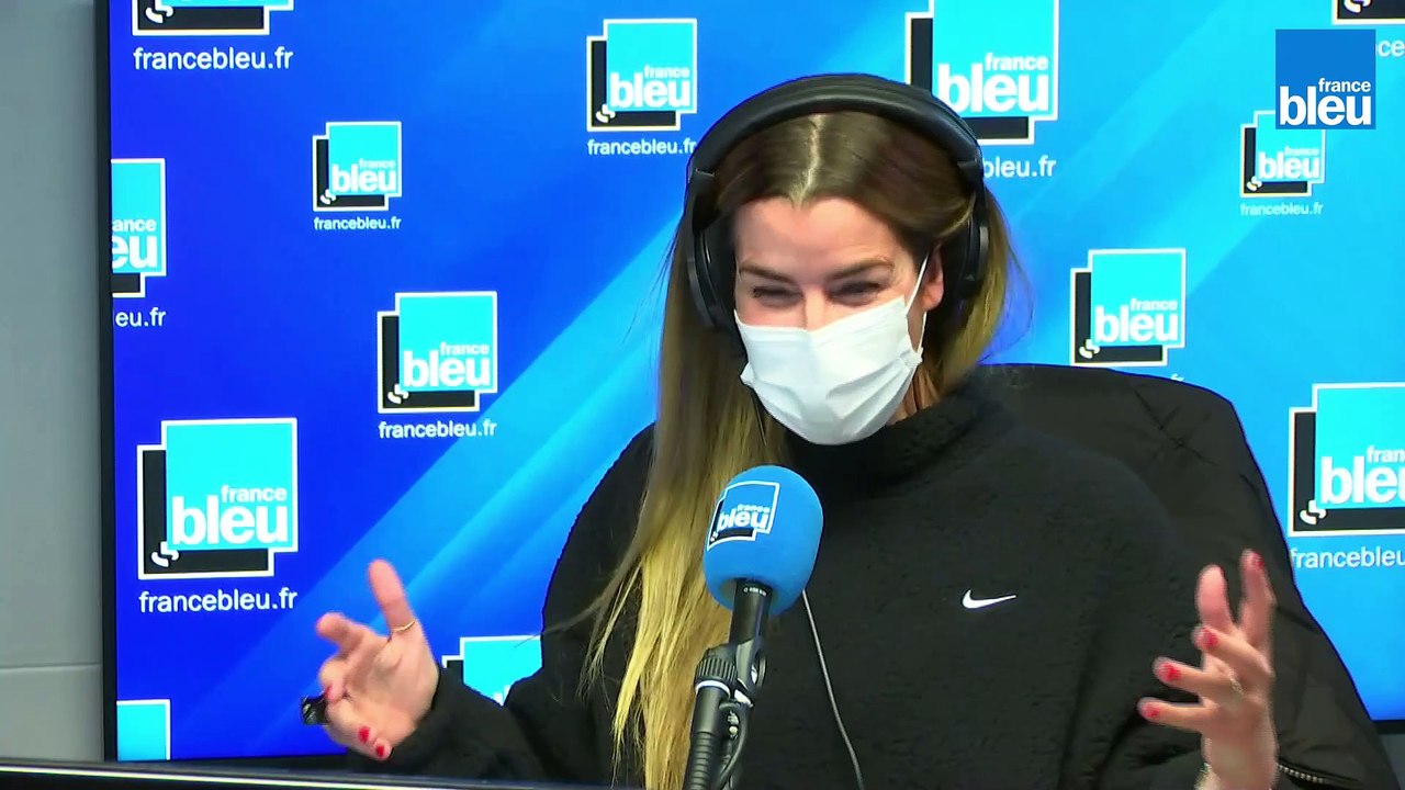 100% PSG - Vanessa Le Moigne et Pia Clemens improvisent un karaoke en direct !