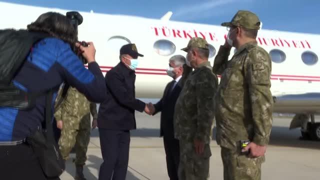 Bakan Akar, Suriye sınır hattında incelemelerde bulundu