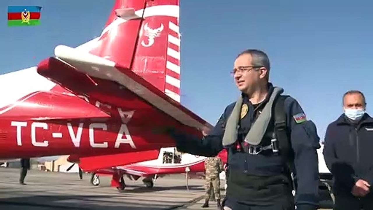 Azerbaycan ve Türk askeri pilotlarının ortak eğitim uçuşları Bakü'de yapıldı