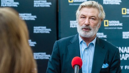 Alec Baldwin affirme qu'il n'a pas pressé la détente dans le tir mortel de Rust