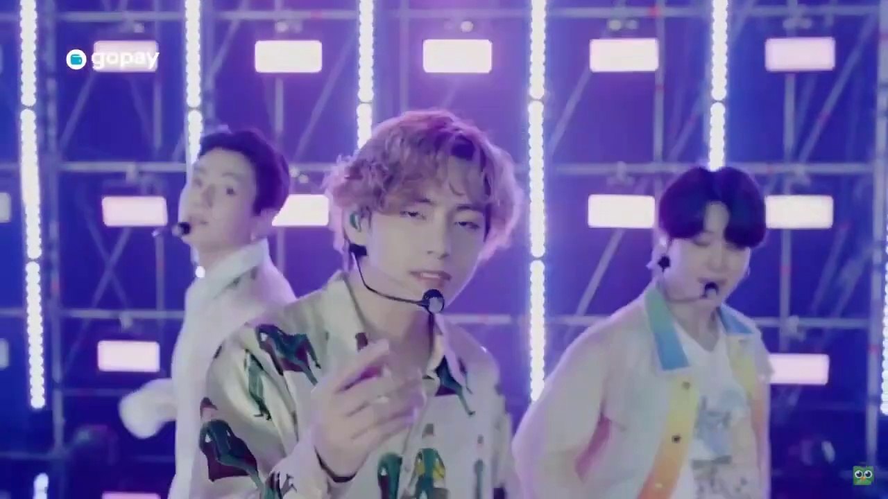 BTS Tokopedia Awards 2021 Permission to Dance Performance