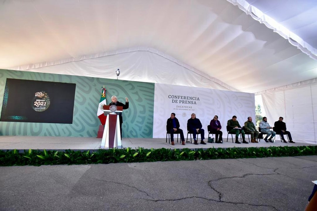 AMLO denuncia feminismo "por moda" en opositores