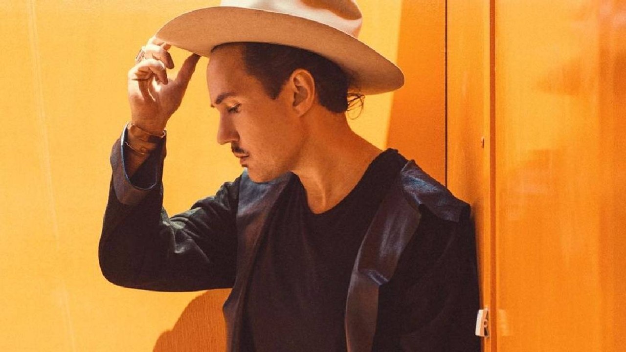 "Cuando hay amor" es la nueva muestra de amo de Jonas Myrin