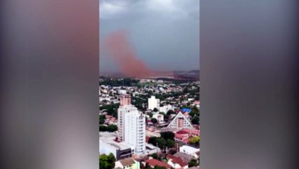 Vídeos mostram temporal se aproximando de Cascavel