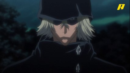 يسأله عن القناع الغريب الذي يرتديه ويظهر به لأول مرة