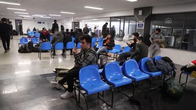 Belarus-Polonya sınırındaki bazı göçmenler Irak'a dönmek üzere Minsk'teki havaalanına geldi