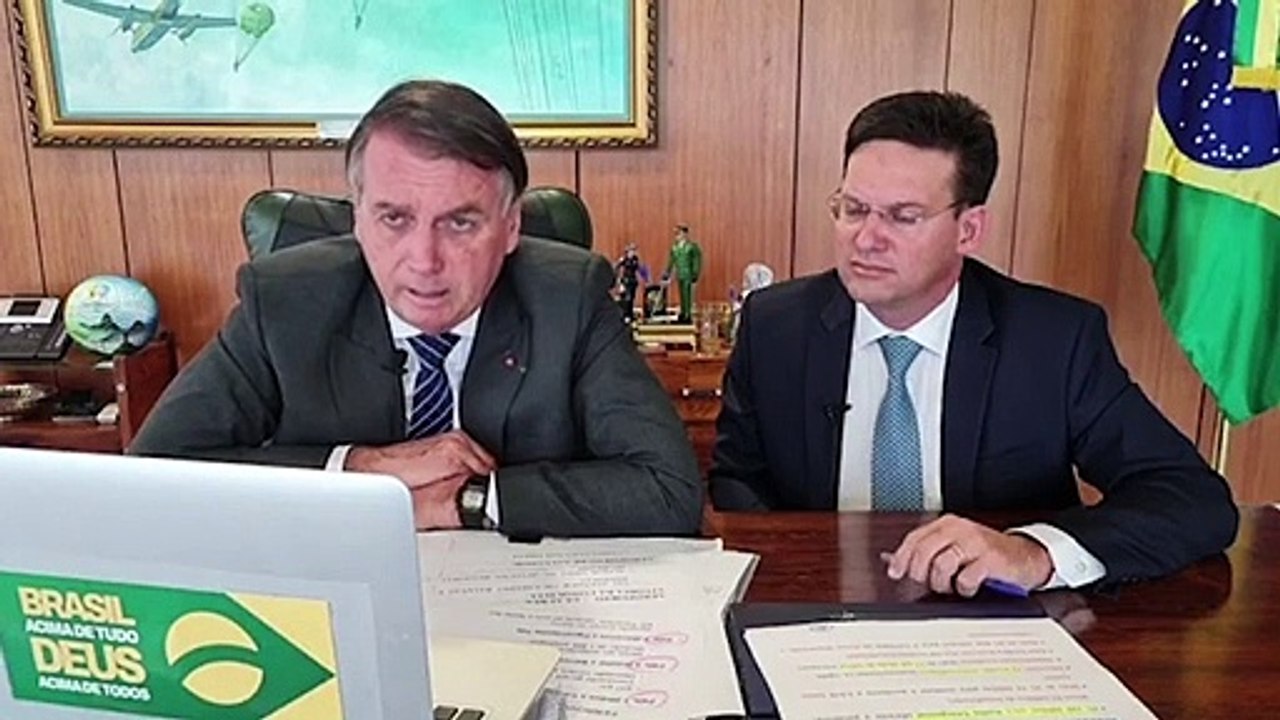 Bolsonaro chama recepção de Lula por Macron em Paris de 'provocação'