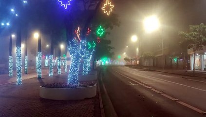 Após tempestades, Cascavel é tomada pela neblina durante madrugada