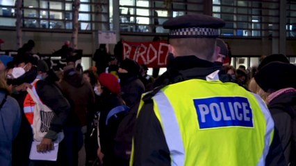 França cancela presença de Priti Patel em reunião sobre migrantes