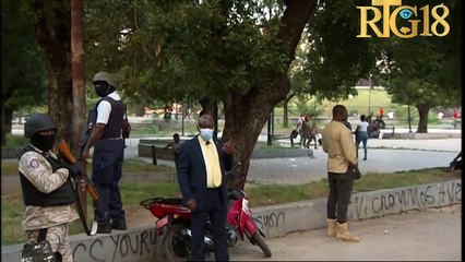 Anbyans devan Palè avan enstalasyon nouvo Sekretè Jeneral Laprezidans lan Me Josué Pierre Louis.