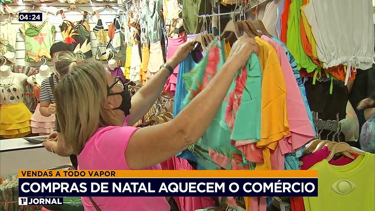 Gente de todo o país lota as ruas do Brás, no centro de São Paulo, para as compras de Black Friday e Natal. O comércio está a todo o vapor e os lojistas otimistas. A reportagem é de Mark Figueredo.