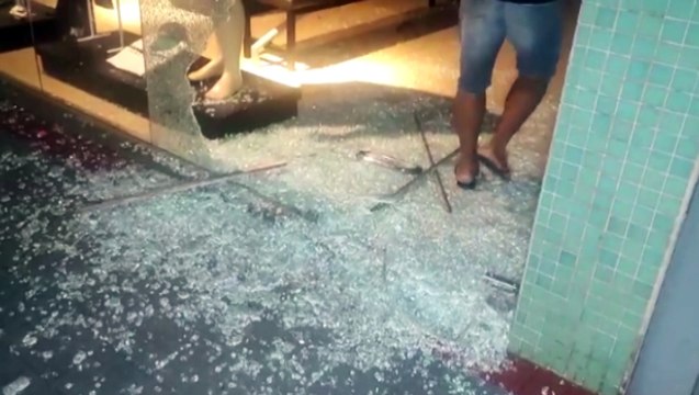 Loja é alvo de bandidos no Centro de Cascavel; Ladrões furtam bonés e camisetas