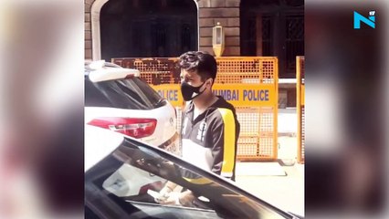 Watch, Arbaaz Merchant gets irritated at his father while posing for papps