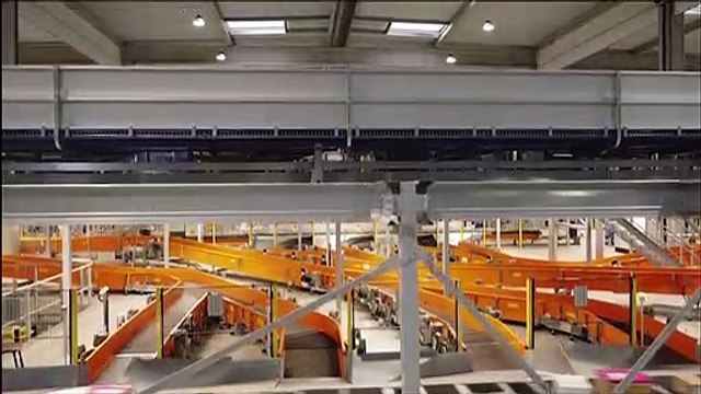 Black Friday: le plus grand centre logistique de La Poste en pleine ébullition