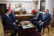 Kamu Başdenetçisi Malkoç Adıyaman'da temaslarda bulundu, konferansa katıldı