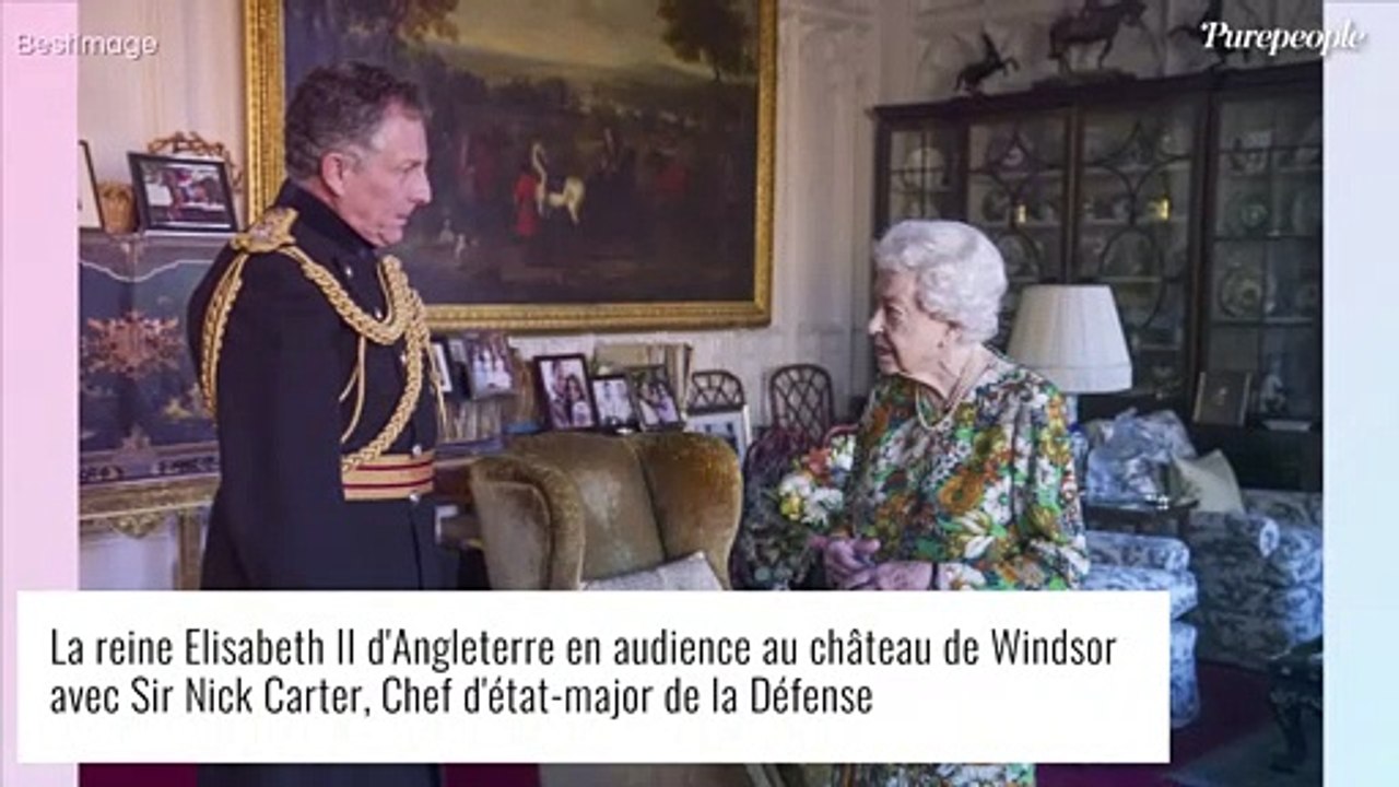 Elizabeth II apparaît avec les mains violettes : faut-il s'inquiéter ?