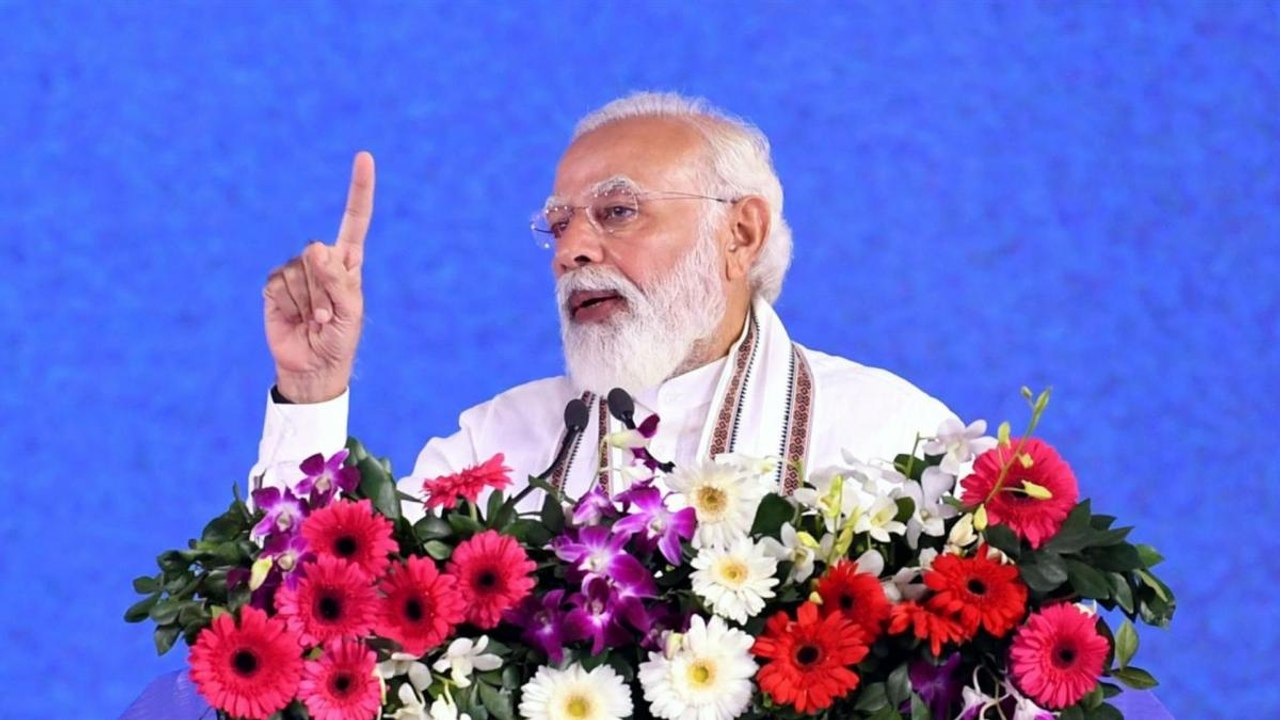 Samvidhan Diwas: PM Modi attacks on dynasty politics