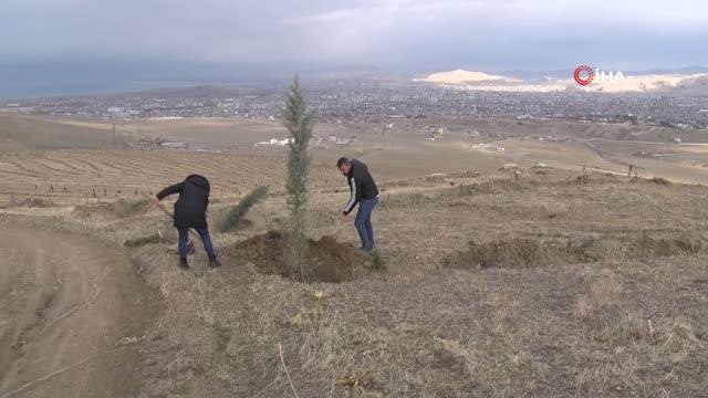 Van Büyükşehir Belediyesi 1 yılda 30 bin fidanı toprakla buluşturdu