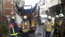Kağıthane'de cips dolu kamyonet alev alev yandı