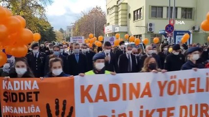 Kadın jandarmalar ve vatandaşlar kadına şiddete 'dur' dedi