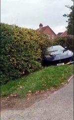 Il pose une question à ne pas poser à un possesseur de Ferrari