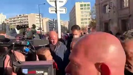 Zemmour au panier : Le futur candidat d'extrême droite arrive sous les sifflets