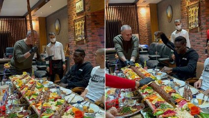 Balotelli'nin en büyük dopingi boru kebabı! İtalyan yıldız için kurulan sofra "Yok artık" dedirtti