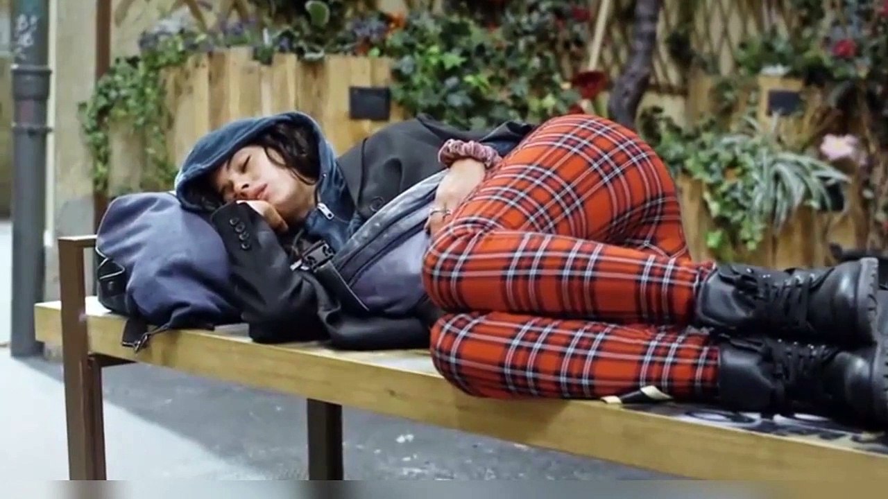 Plus belle la vie : Betty se montre insolente avec deux policiers