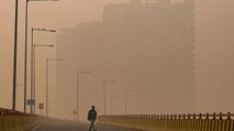 Pollution level in Delhi still very poor, AQI recorded 386