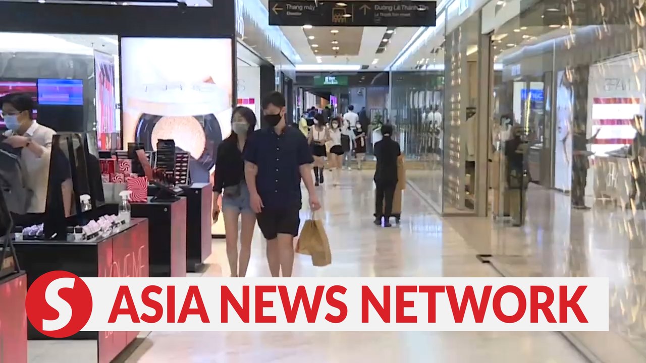 Vietnam News | Bargain-hunters flock to City malls