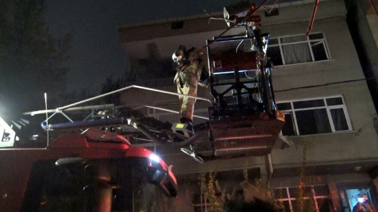 Avcılar’da yabancı uyrukluların kaldığı dairede yangın