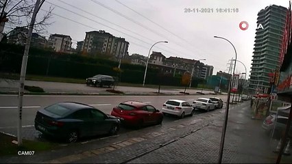 Görüntüler Bursa'dan... Yağmur kazaya neden oldu