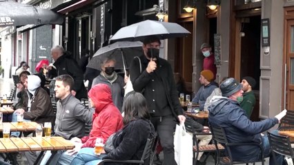 Países reagem à nova variante considerada "preocupante" pela OMS