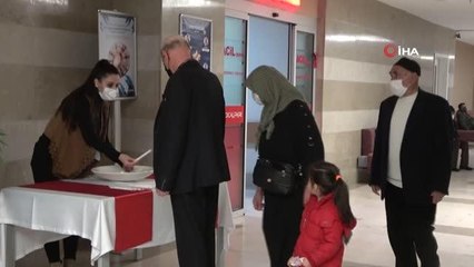 Uzmanlar ebeveynleri uyardı: "Süt dişleri, daimi dişler için rehber görevi görür"