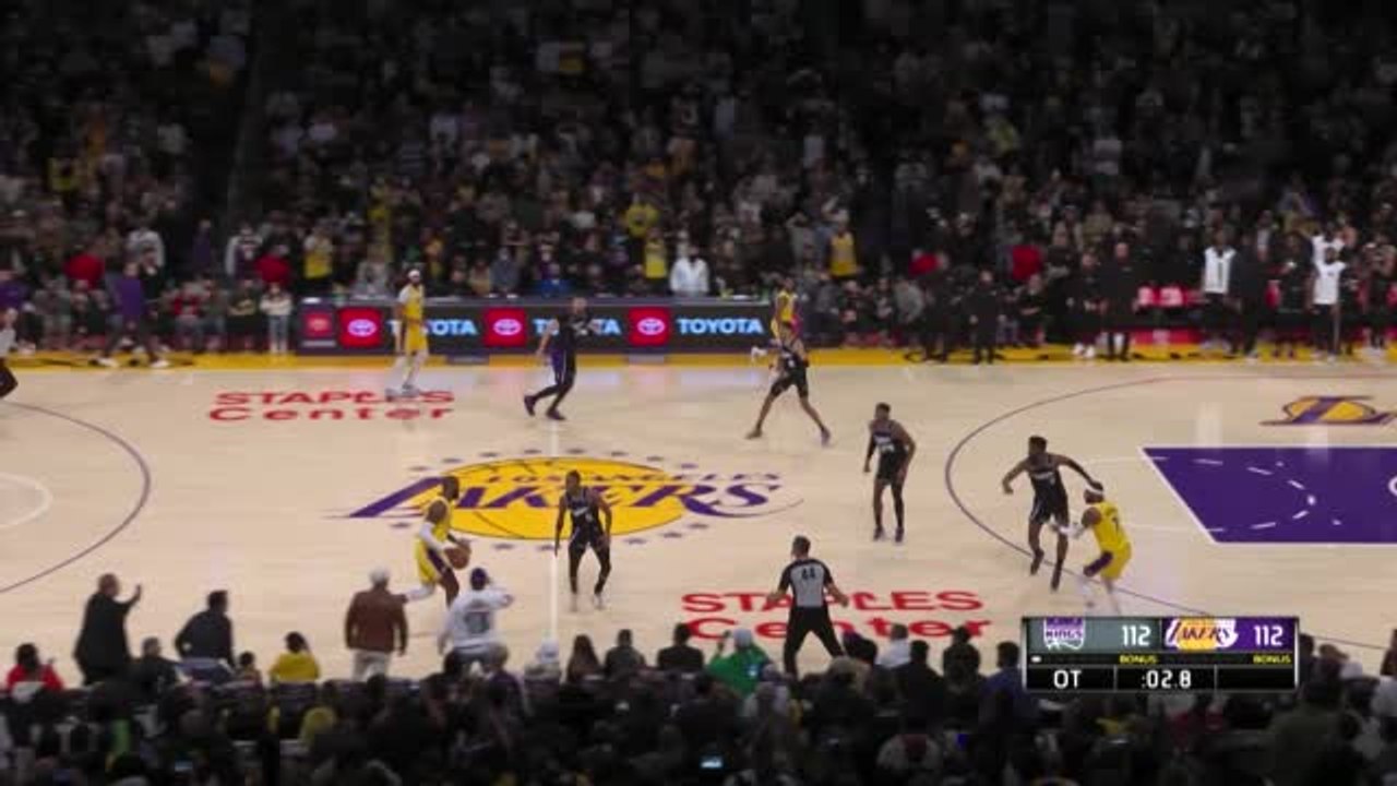 Highlights: James verpasst Buzzer Beater für Sieg