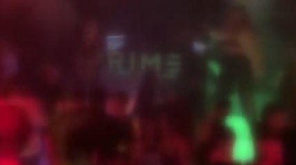 Cagliari - Niente autorizzazioni e poche mascherine: Polizia chiude discoteca (27.11.21)
