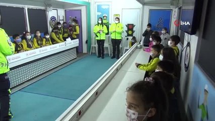 Öğrenciler trafik kurallarını eğlenerek öğrendiler