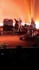 Catherine Ringer s'écroule sur scène pendant un concert