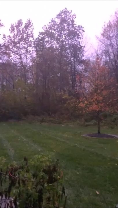 Ces éclairs sont tellement puissants qu'on se croirait en plein jour pendant cet orage