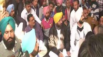 Kejriwal joins protest of contractual teachers in Mohali