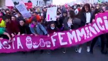 Violenza sulle donne: in piazza a Roma migliaia di donne