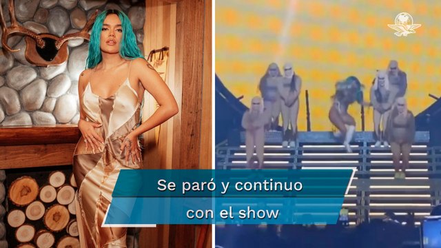 Karol G sufre tremenda caída en el escenario durante concierto en Miami
