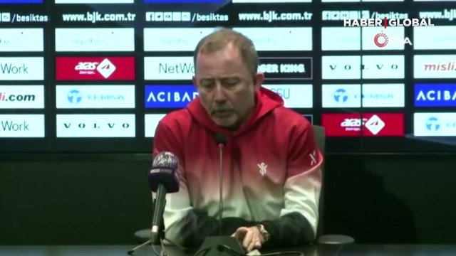 Beşiktaş taraftarı uzun süre Sergen Yalçın'ı bekledi