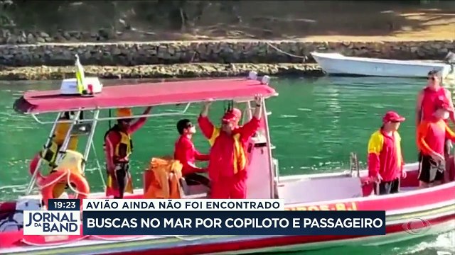 Já duram três dias as buscas pelo copiloto e pelo passageiro de um avião que caiu no mar entre são paulo e rio de janeiro. O bimotor também está desaparecido.